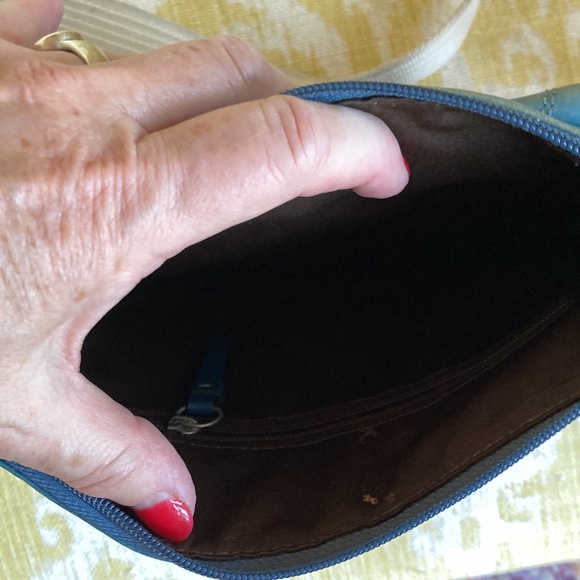 Coach crossbody leather handbag. - Picture 6 of 6